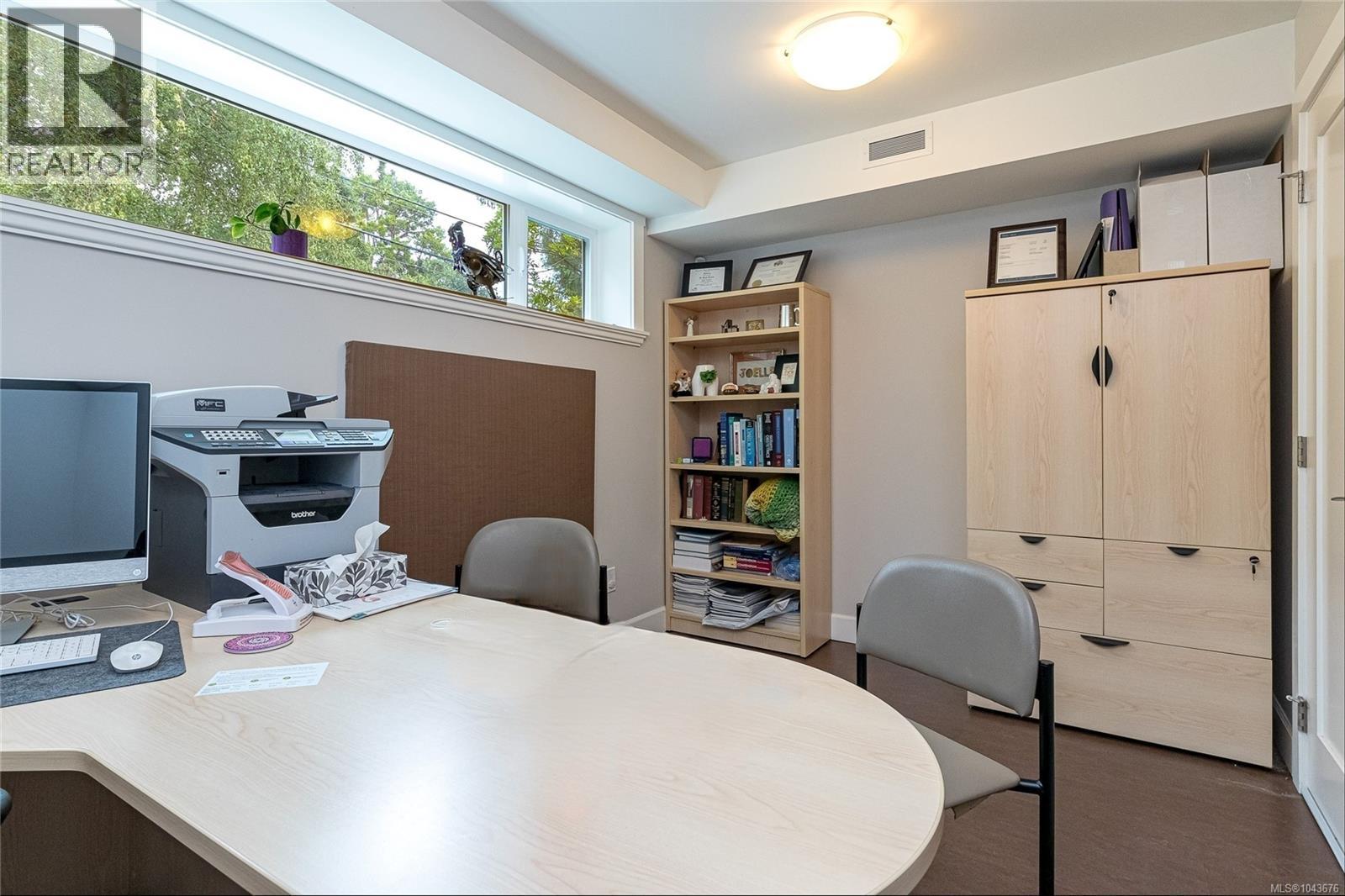1110 Newport Ave Property Photo 57