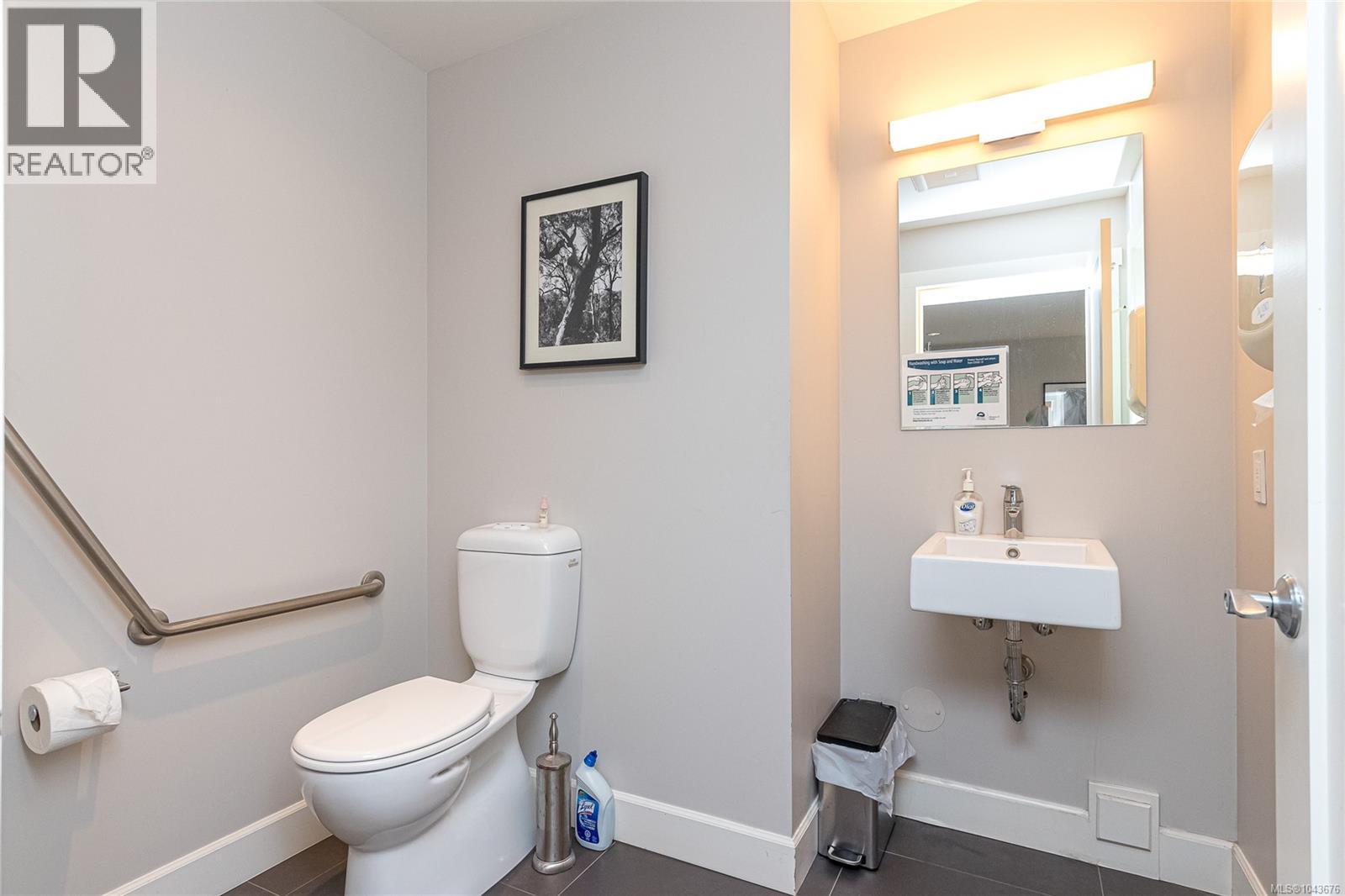 1110 Newport Ave Property Photo 58