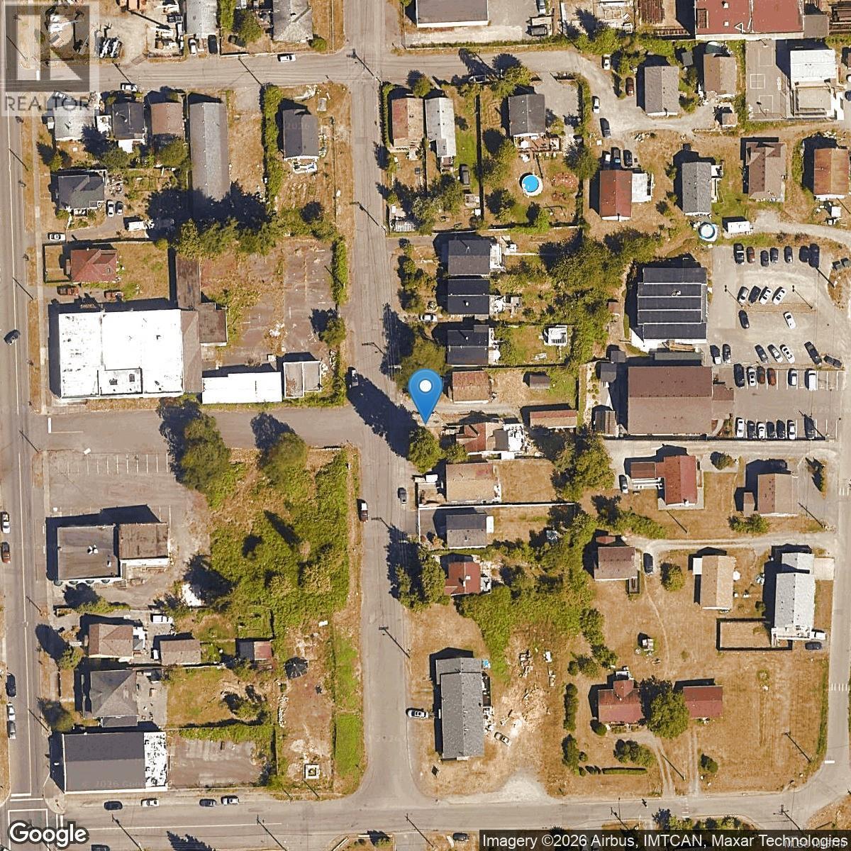 451 Irwin St Property Photo 26