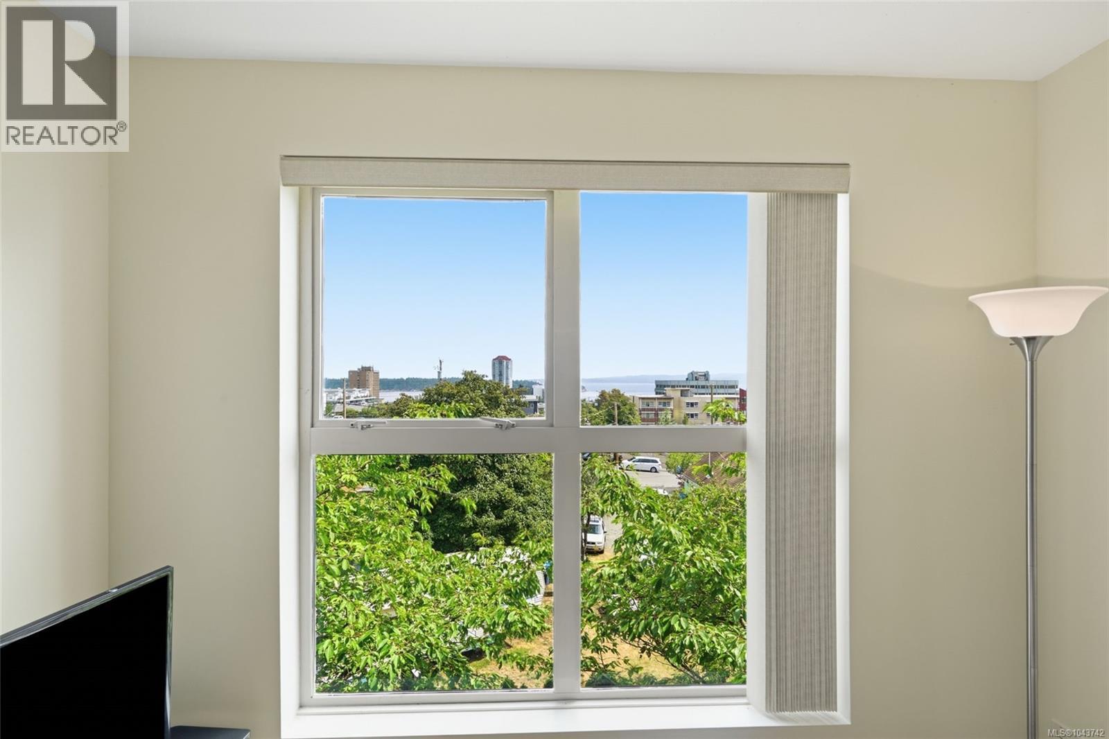 304 555 Franklyn St Property Photo 15