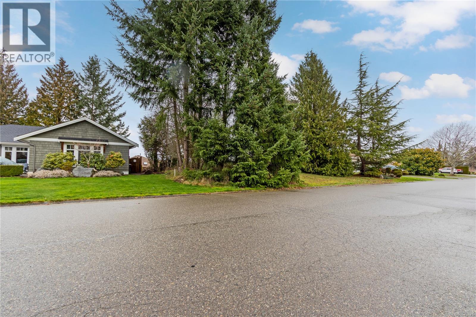 881 Fairways Dr Property Photo 8