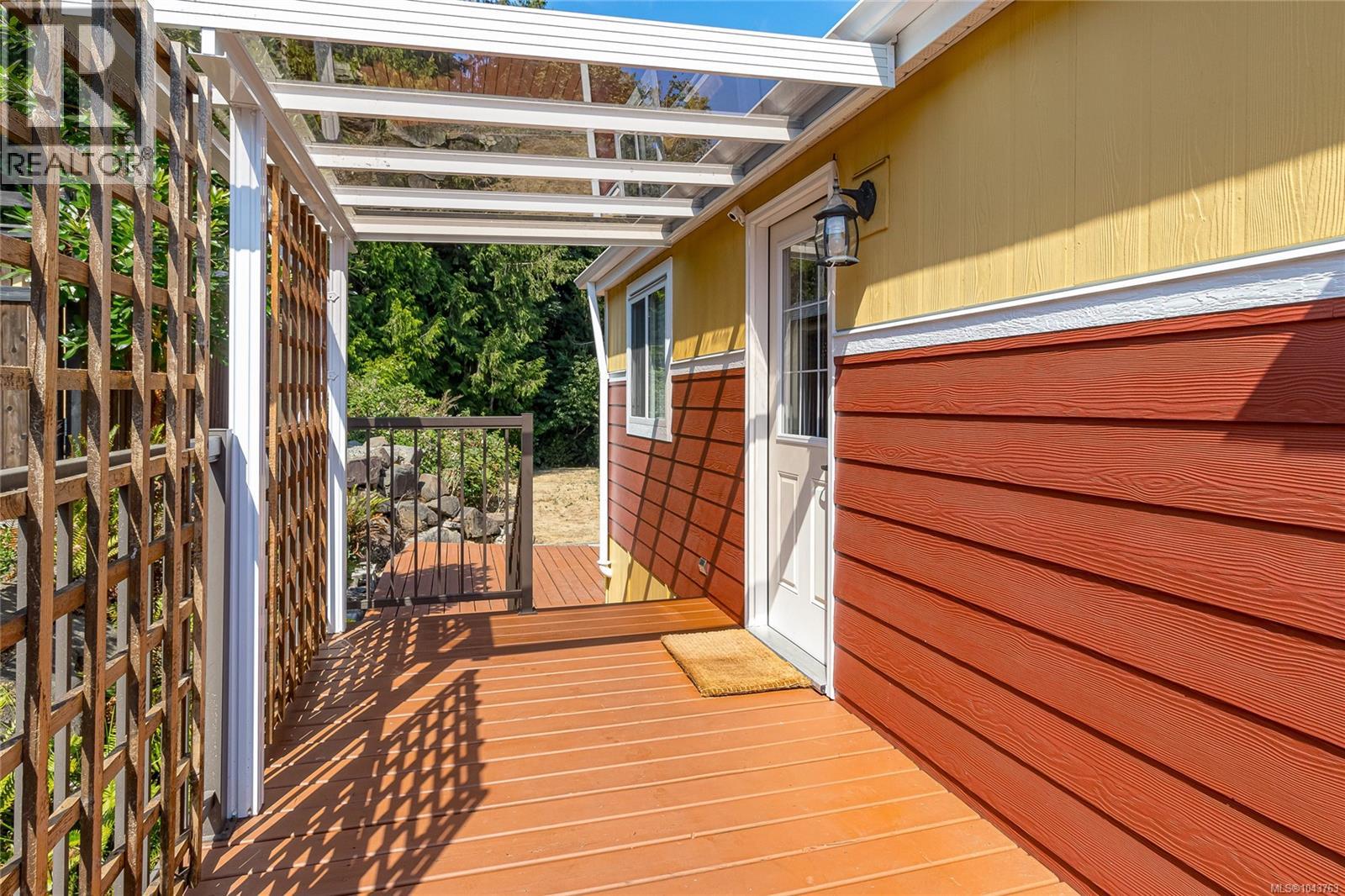 366 3042 River Rd Property Photo 6