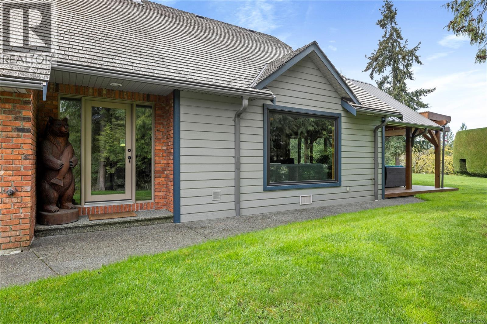 1204 Bazett Rd