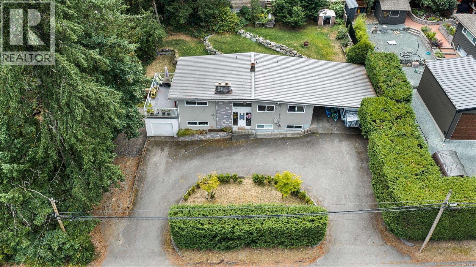 1080 Maple Bay Rd Property Photo 1