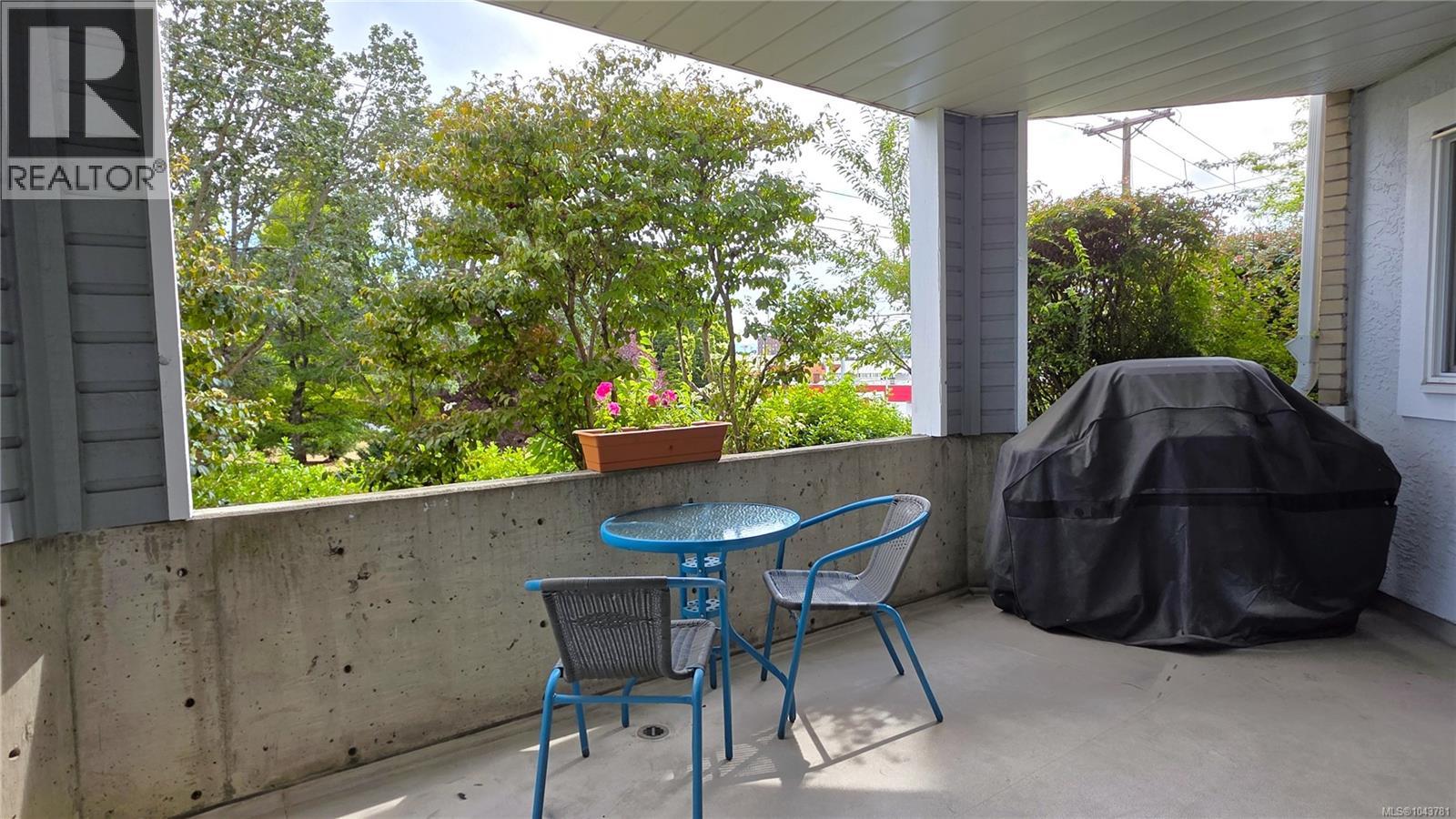 108 3206 Alder St Property Photo 16