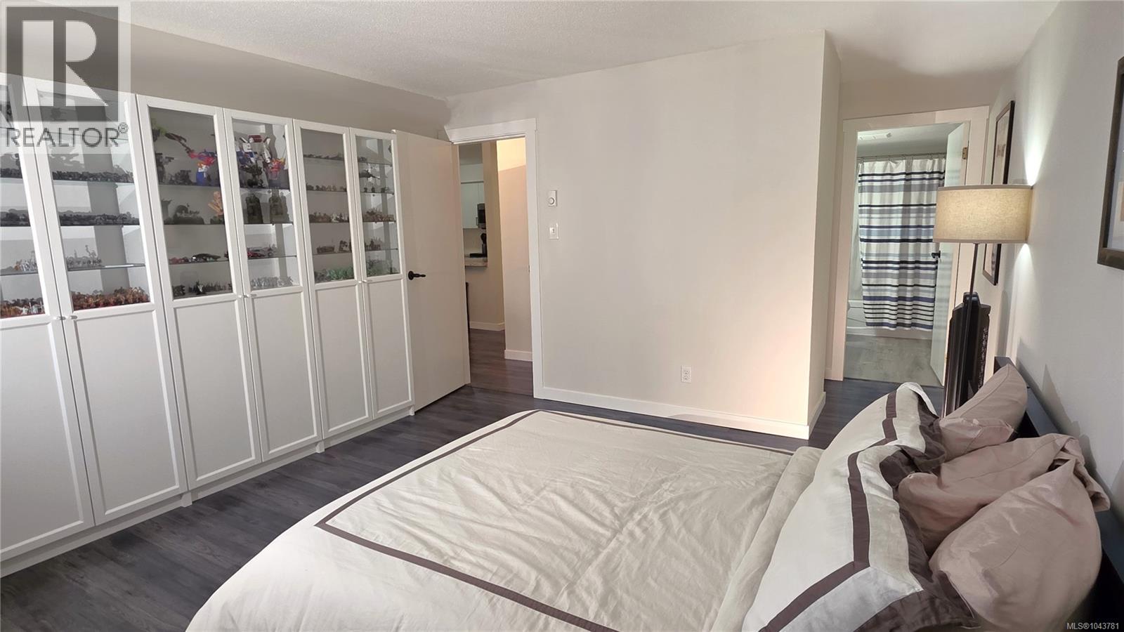 108 3206 Alder St Property Photo 27