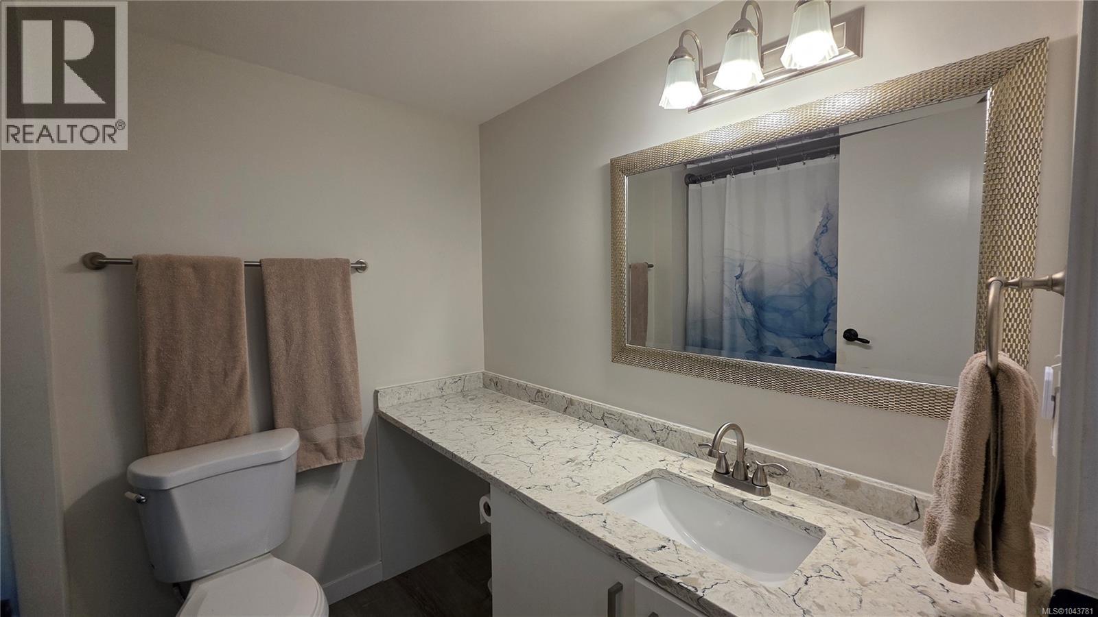 108 3206 Alder St Property Photo 29