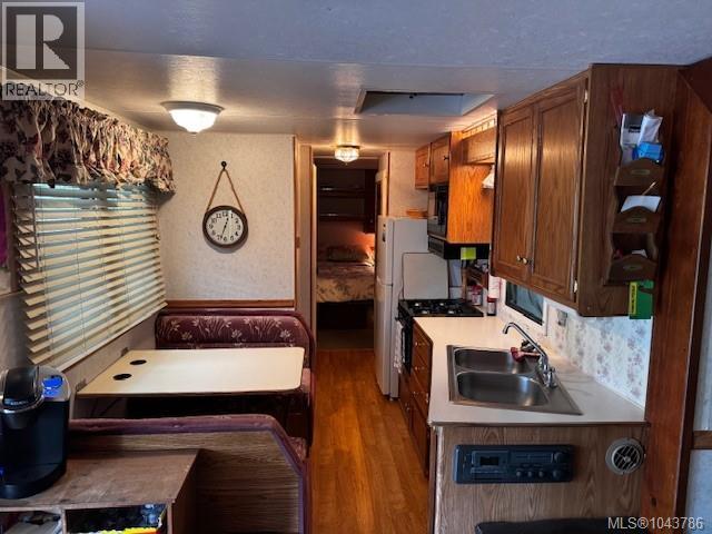 D4 2650 Turnbull Rd Property Photo 5
