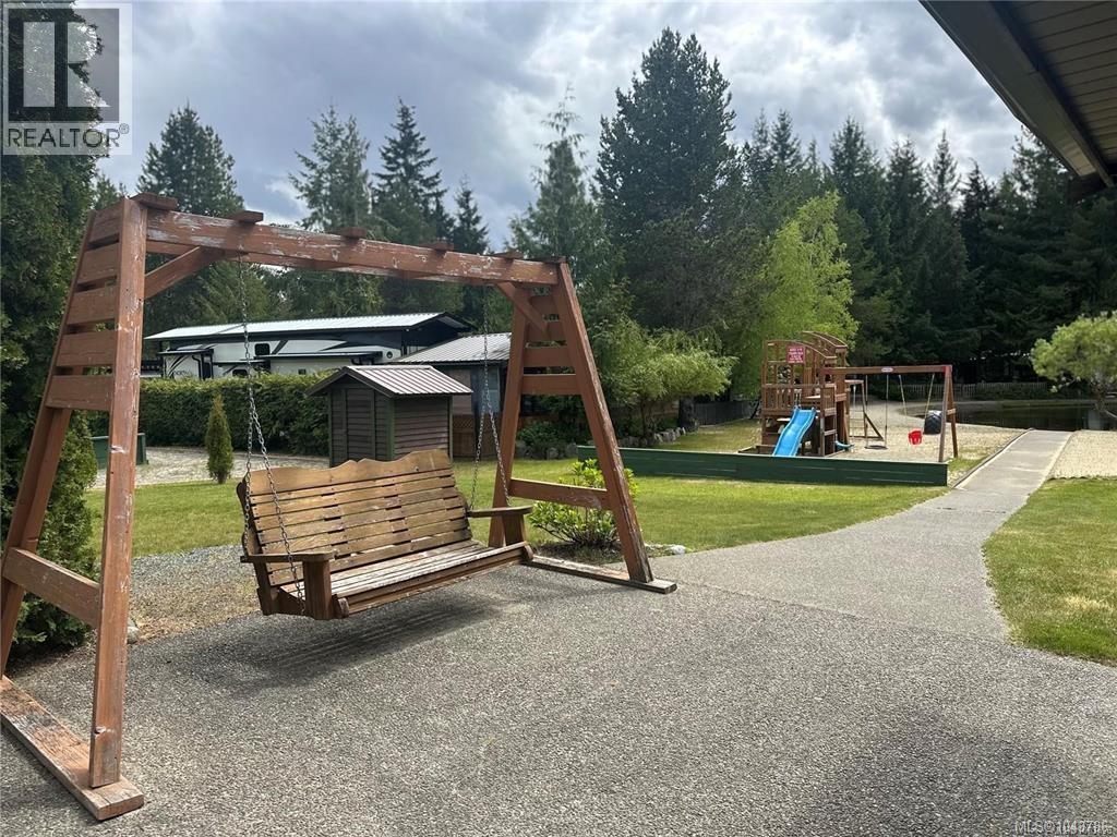 D4 2650 Turnbull Rd Property Photo 35