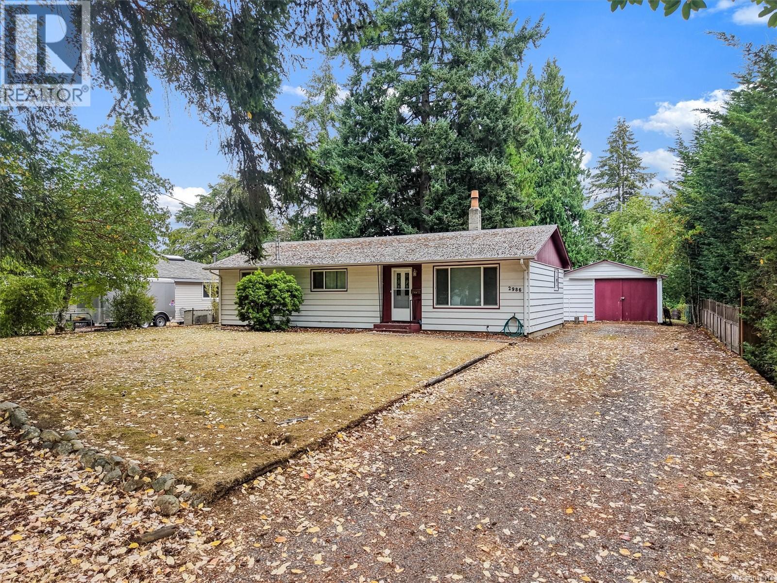2986 Glen Lake Rd Property Photo 2