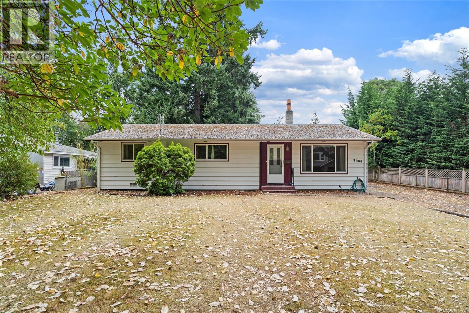 2986 Glen Lake Rd Property Photo 3