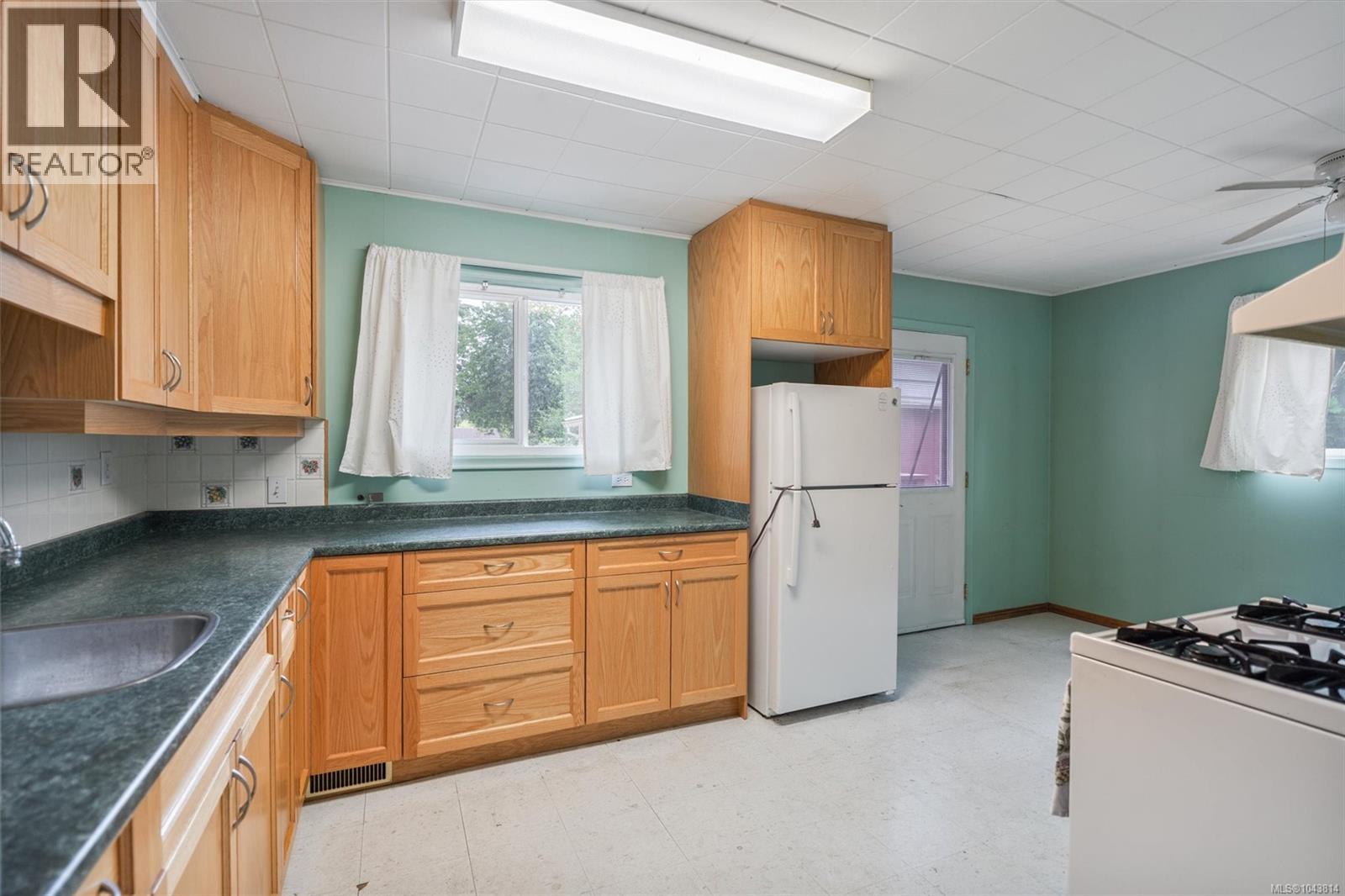 2986 Glen Lake Rd Property Photo 16
