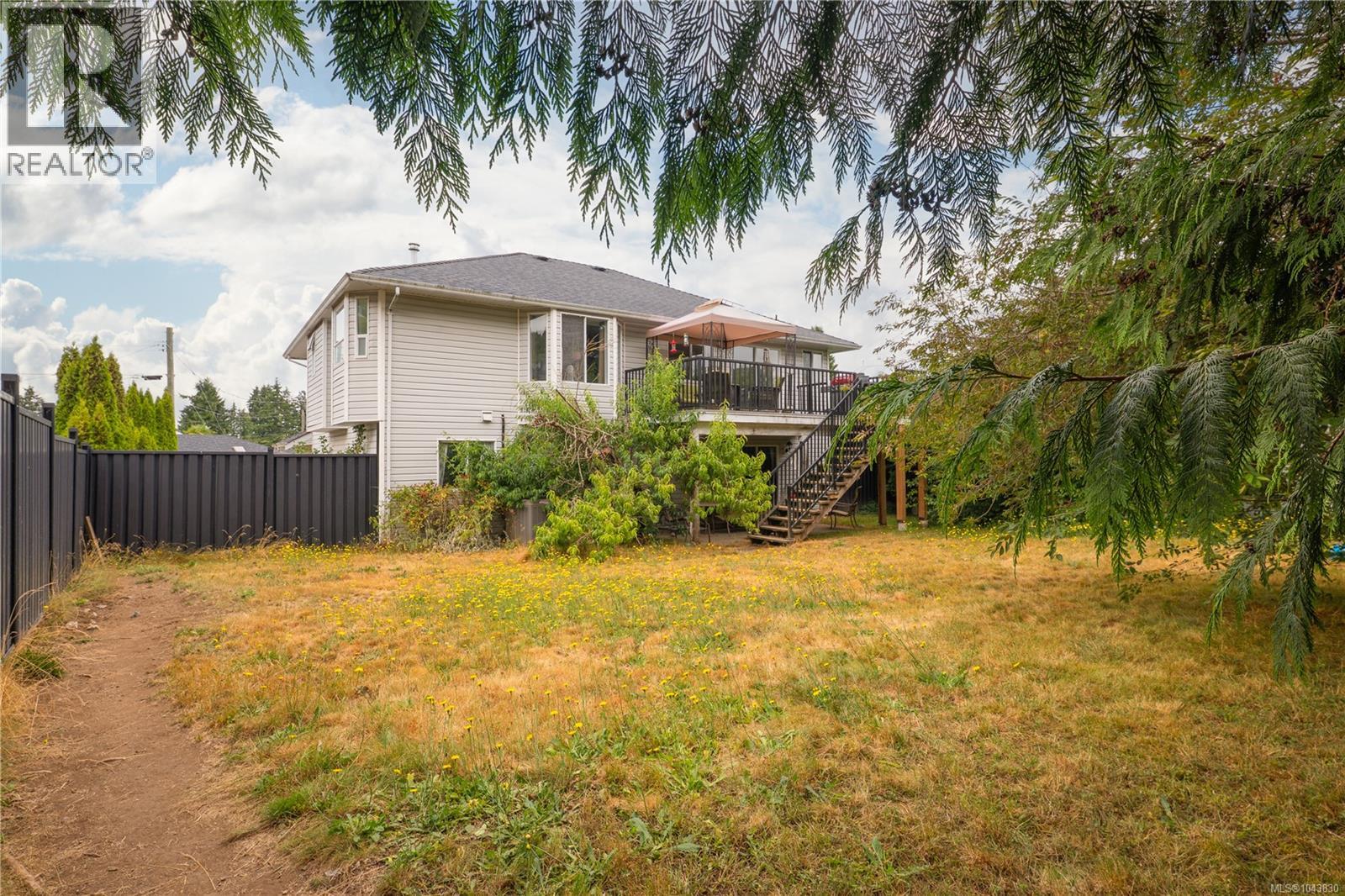 844 Therres Cres Property Photo 42