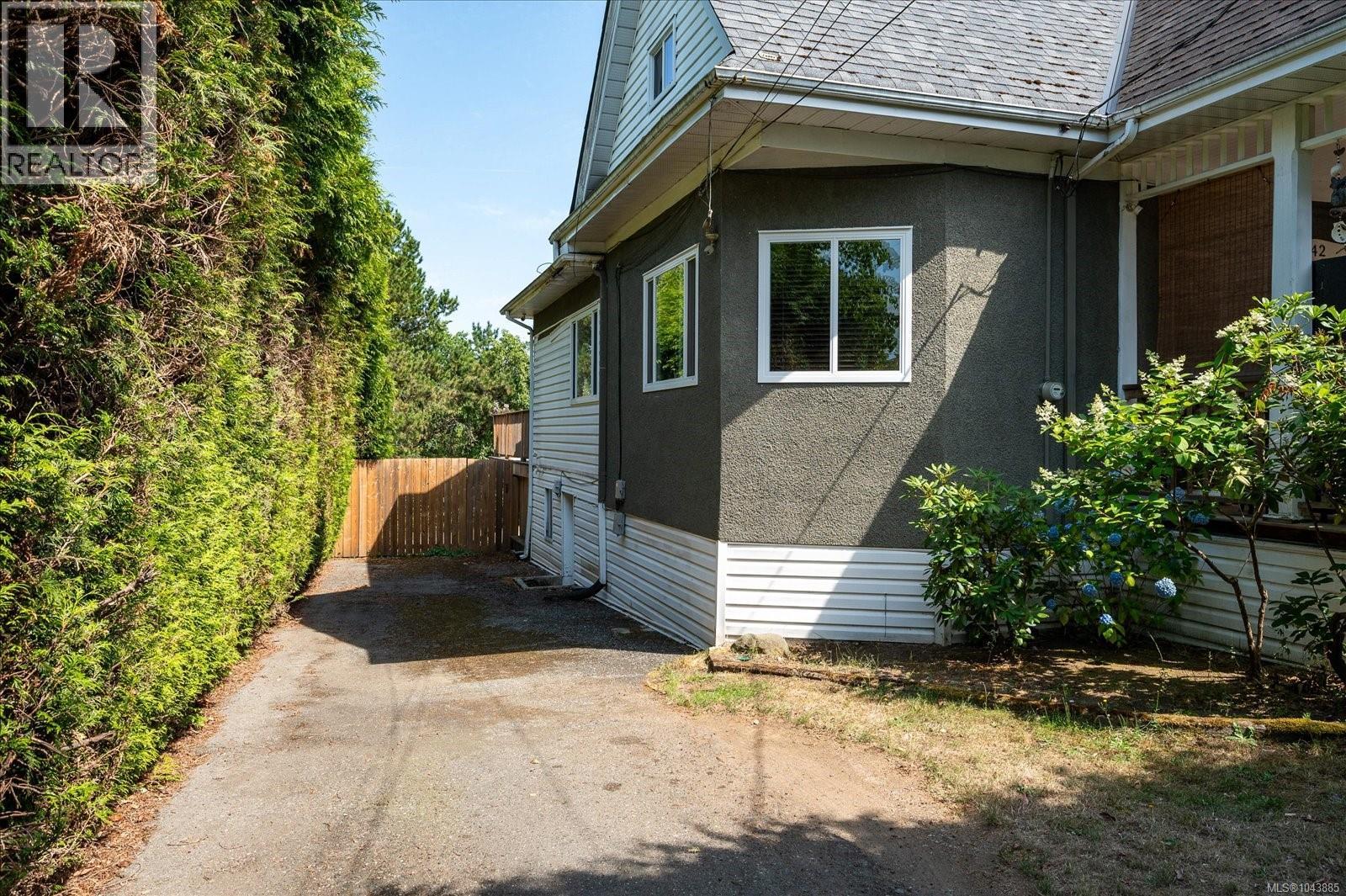 342 Howard Ave Property Photo 41