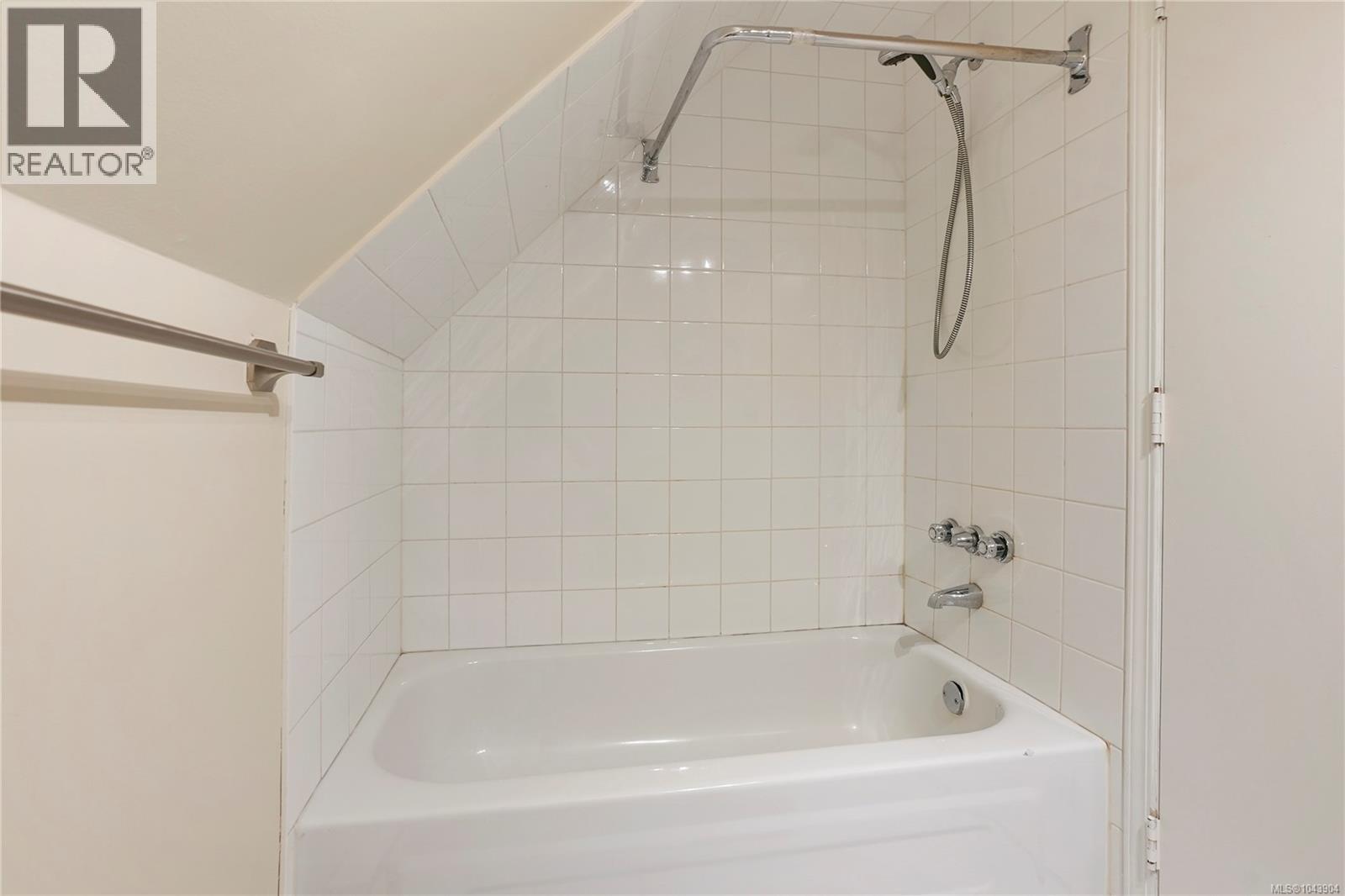 5470 Alderley Rd Property Photo 43