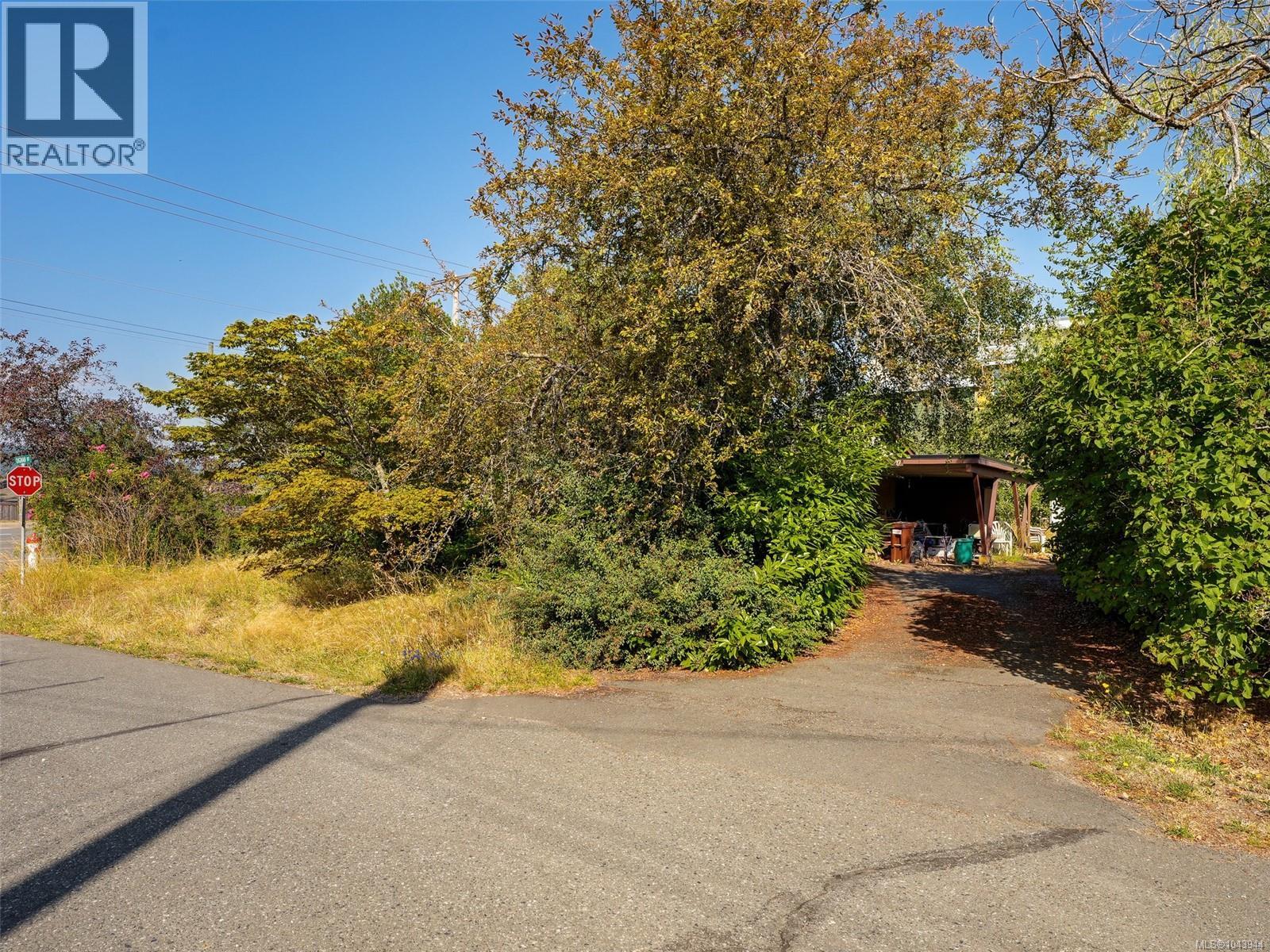 1170 Dignan Rd Property Photo 4