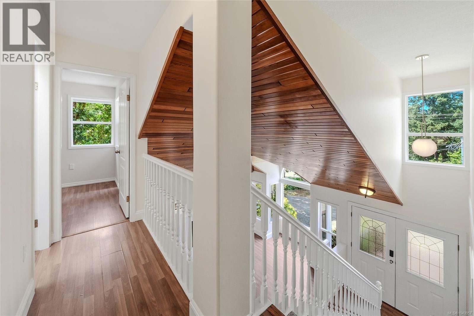 1688 Maple Bay Rd Property Photo 16