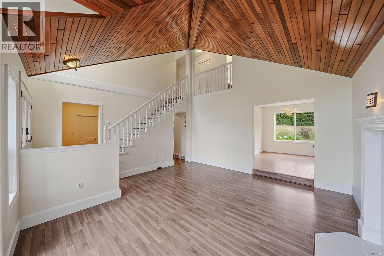 1688 Maple Bay Rd Property Photo 19