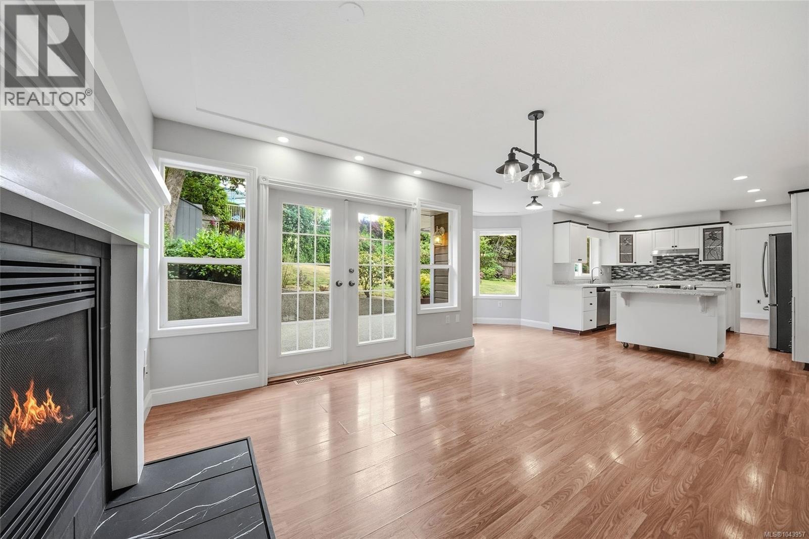 1688 Maple Bay Rd Property Photo 29