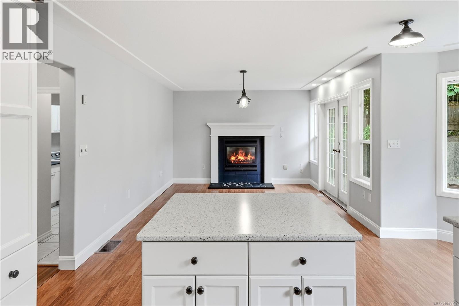 1688 Maple Bay Rd Property Photo 32