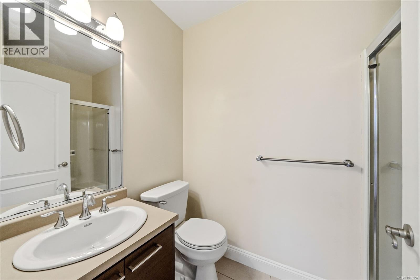 1688 Maple Bay Rd Property Photo 36
