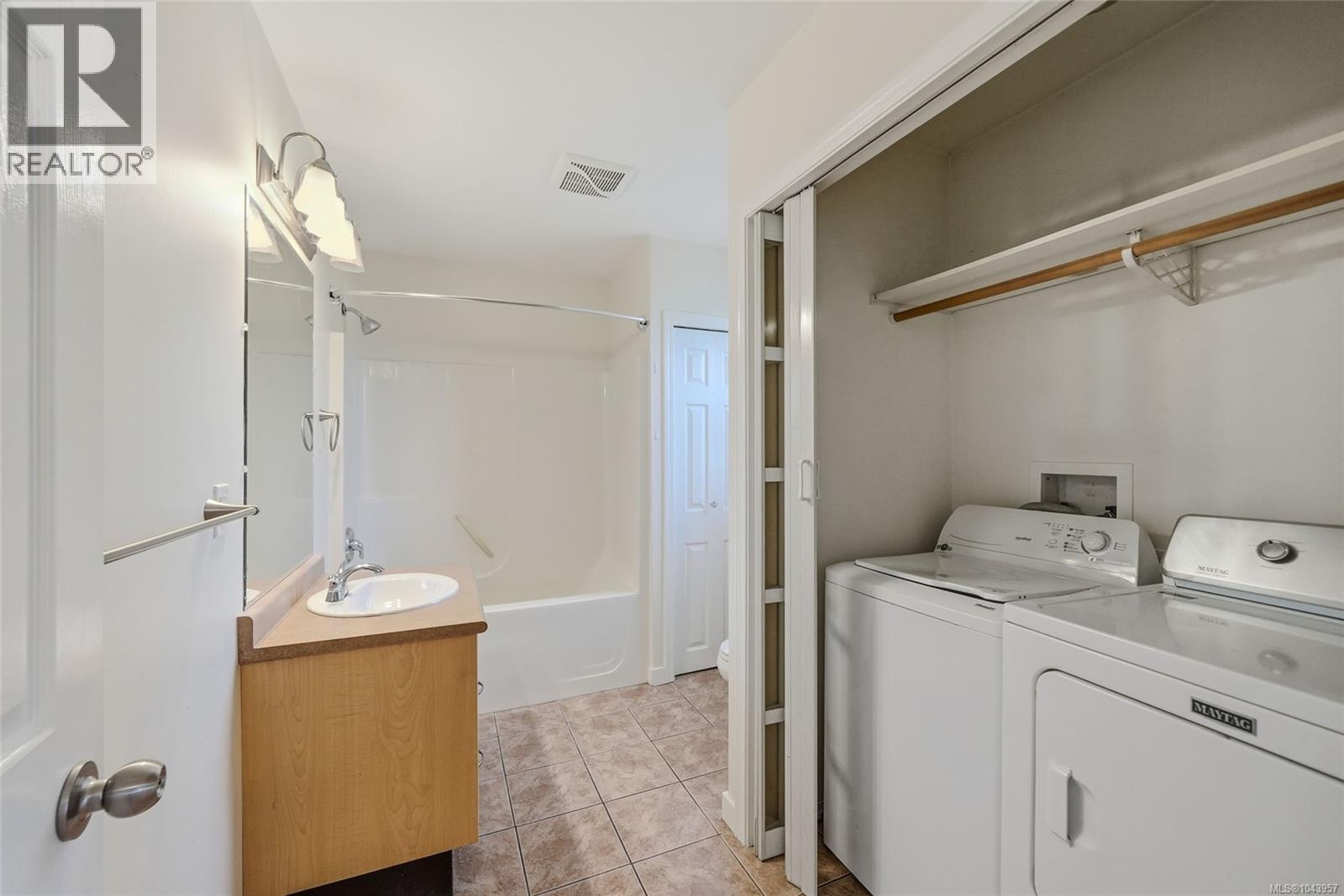 1688 Maple Bay Rd Property Photo 51