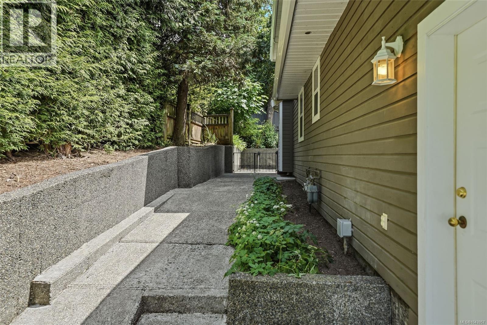 1688 Maple Bay Rd Property Photo 75