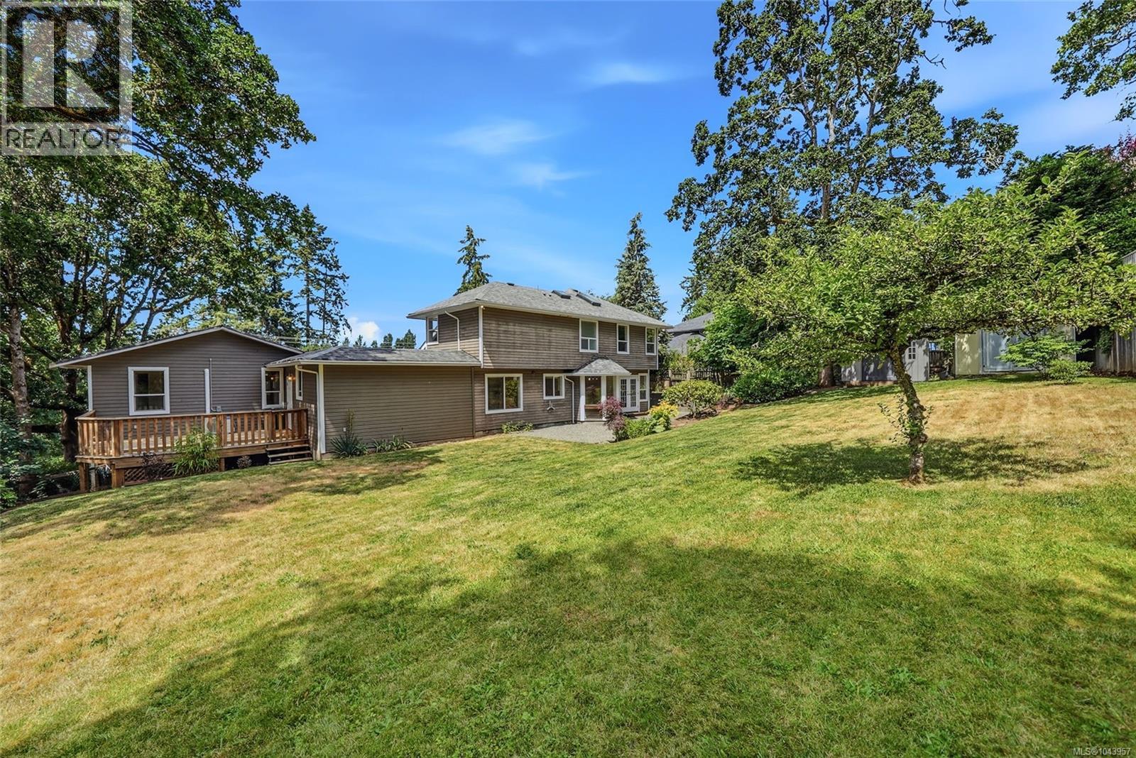 1688 Maple Bay Rd Property Photo 79