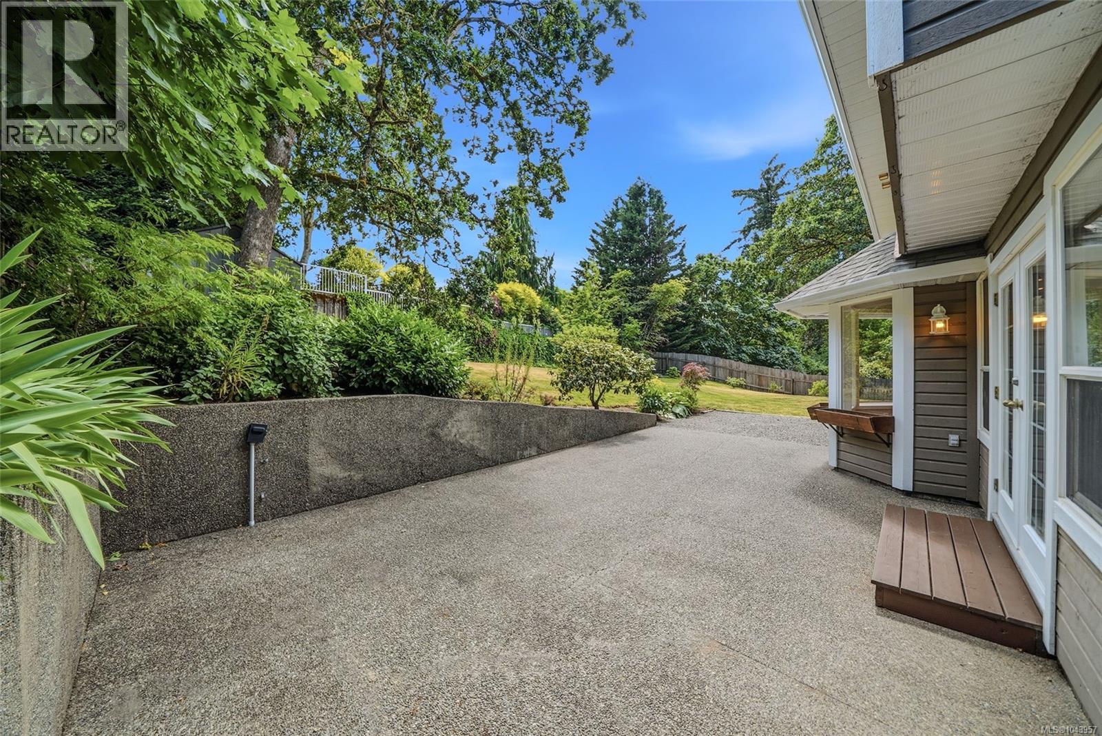 1688 Maple Bay Rd Property Photo 82