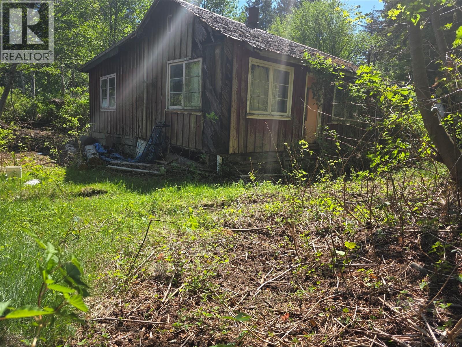 1486 West Rd Property Photo 3