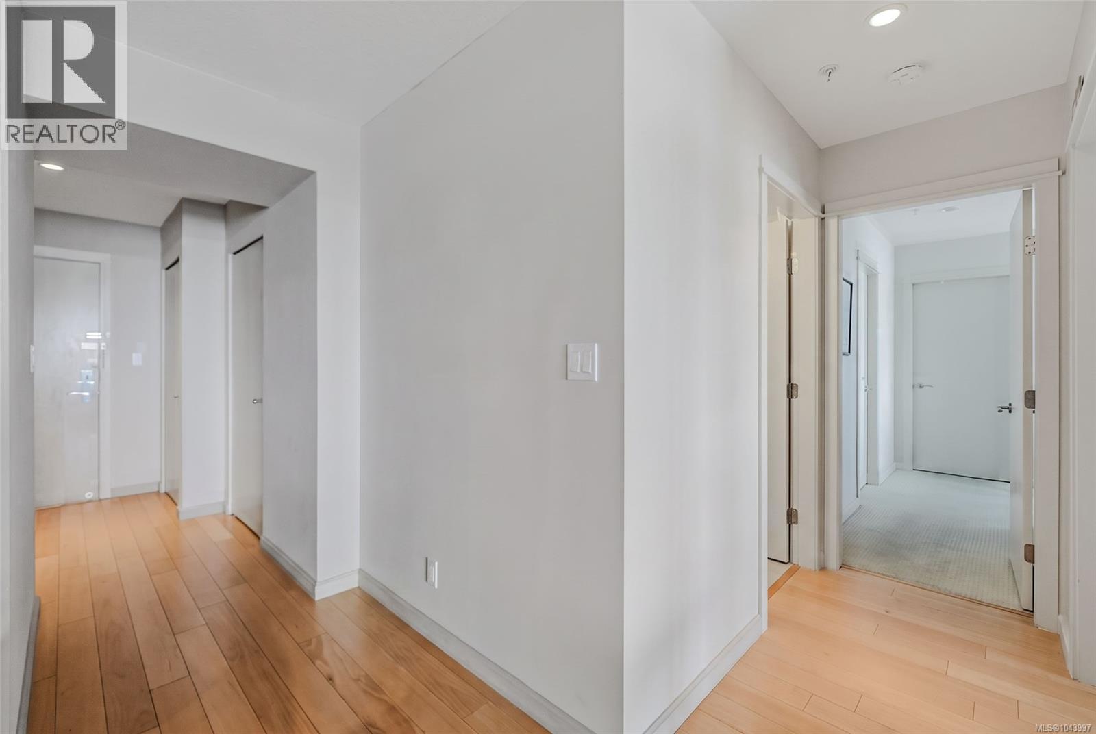 1106 38 Front St Property Photo 6