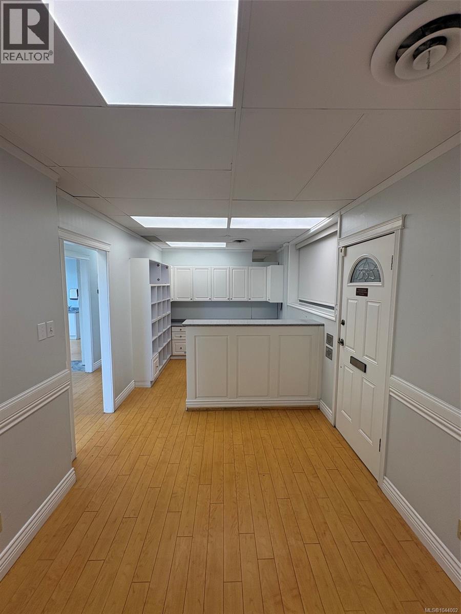 301 1842 Oak Bay Ave Property Photo 5