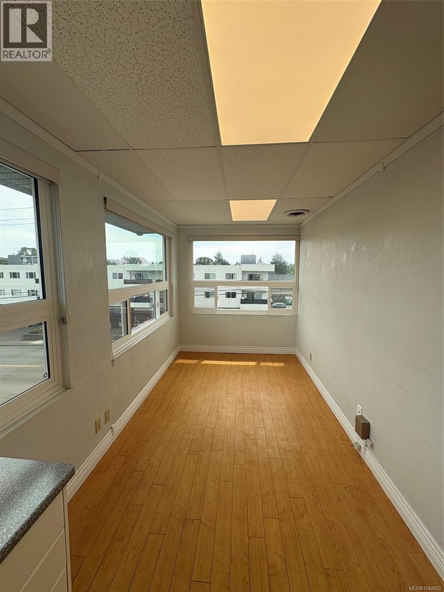 301 1842 Oak Bay Ave Property Photo 8