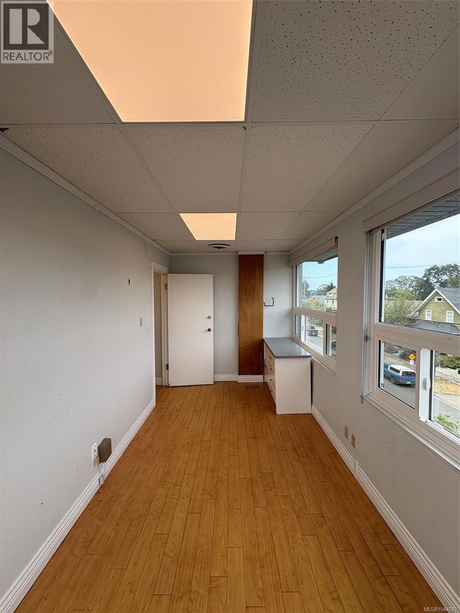 301 1842 Oak Bay Ave Property Photo 9
