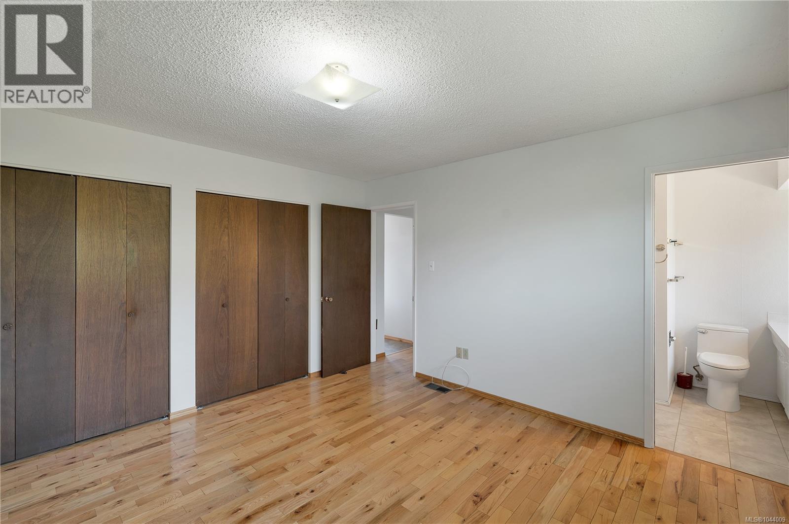 244 Alder St S Property Photo 25