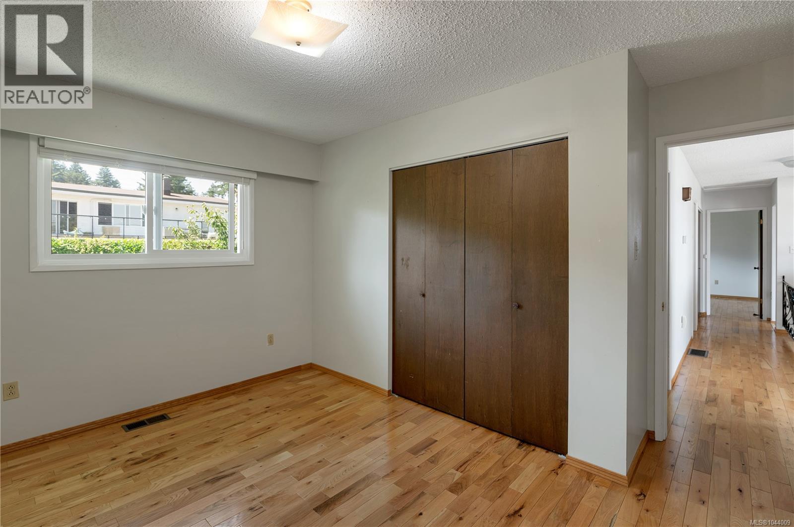 244 Alder St S Property Photo 32