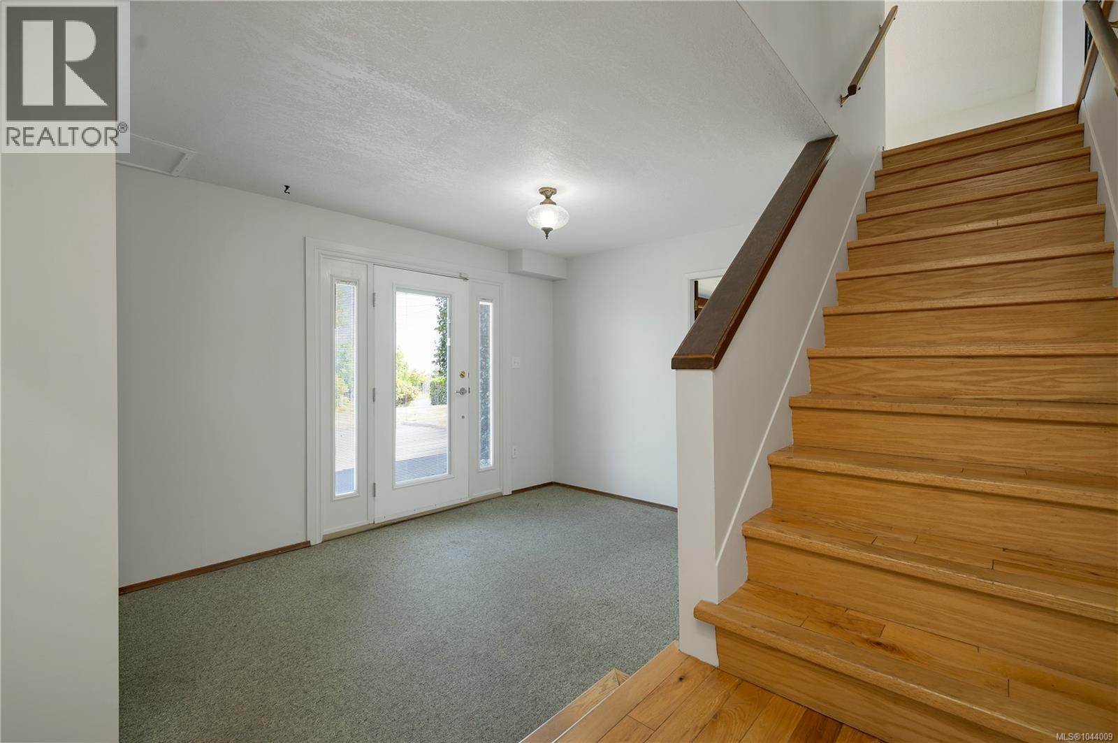 244 Alder St S Property Photo 33