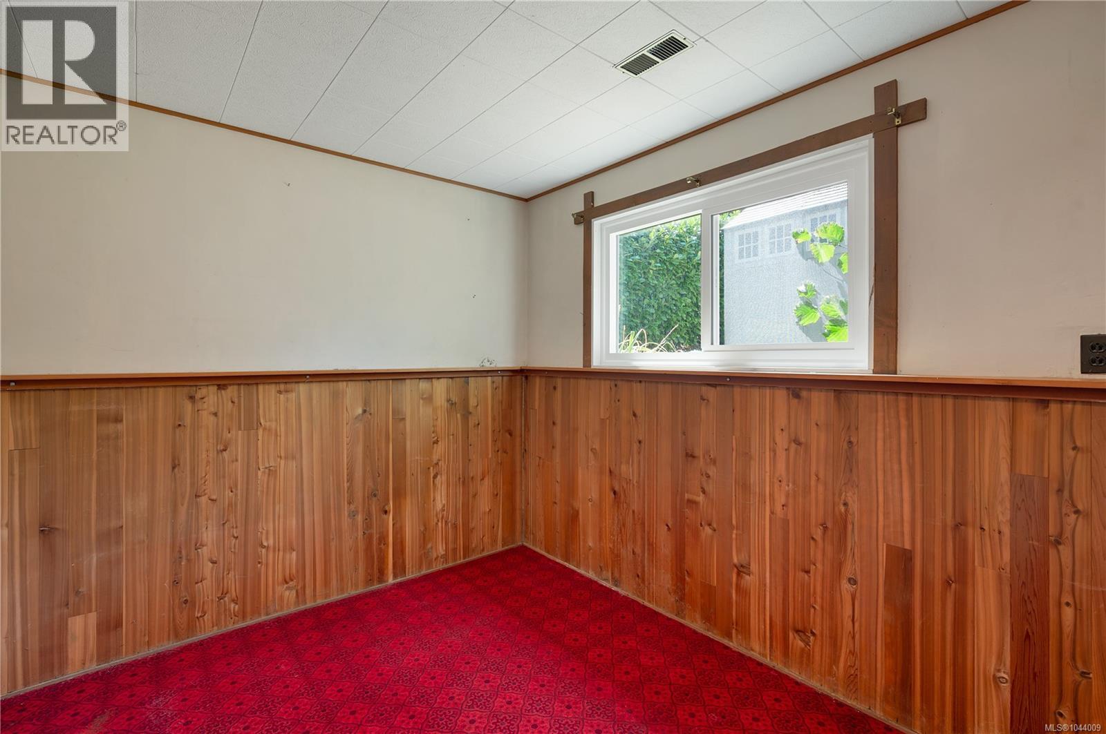 244 Alder St S Property Photo 39