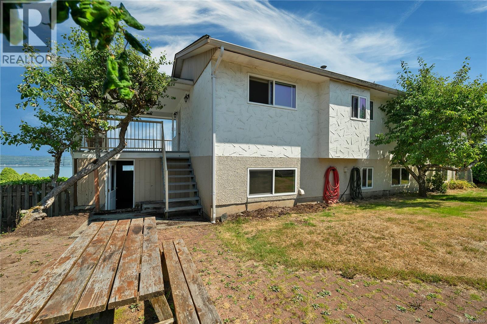 244 Alder St S Property Photo 49