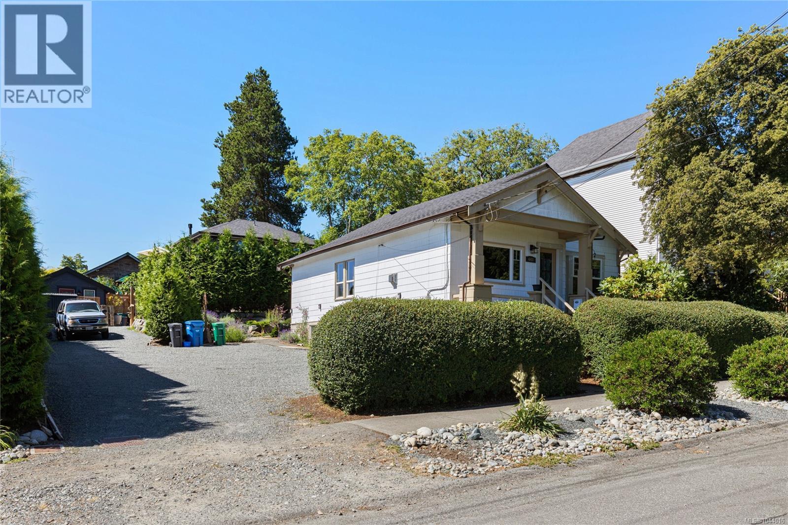 643 Kennedy St Property Photo 3