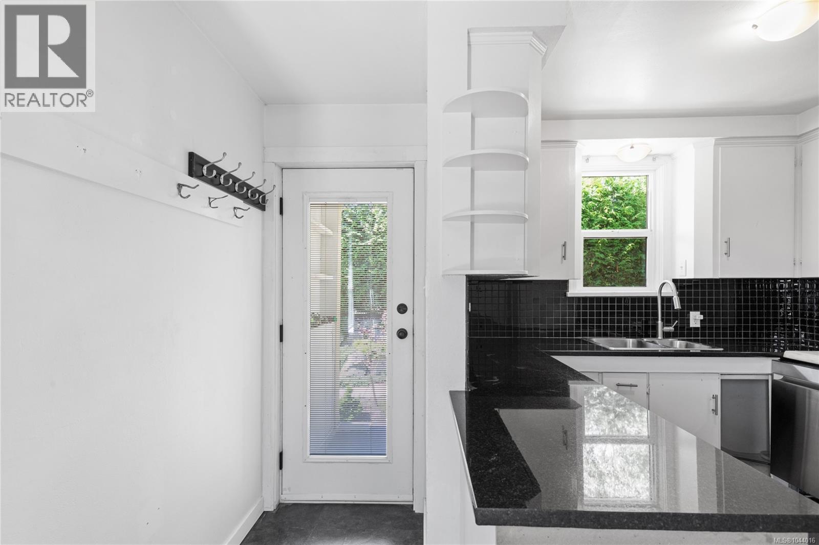 643 Kennedy St Property Photo 17