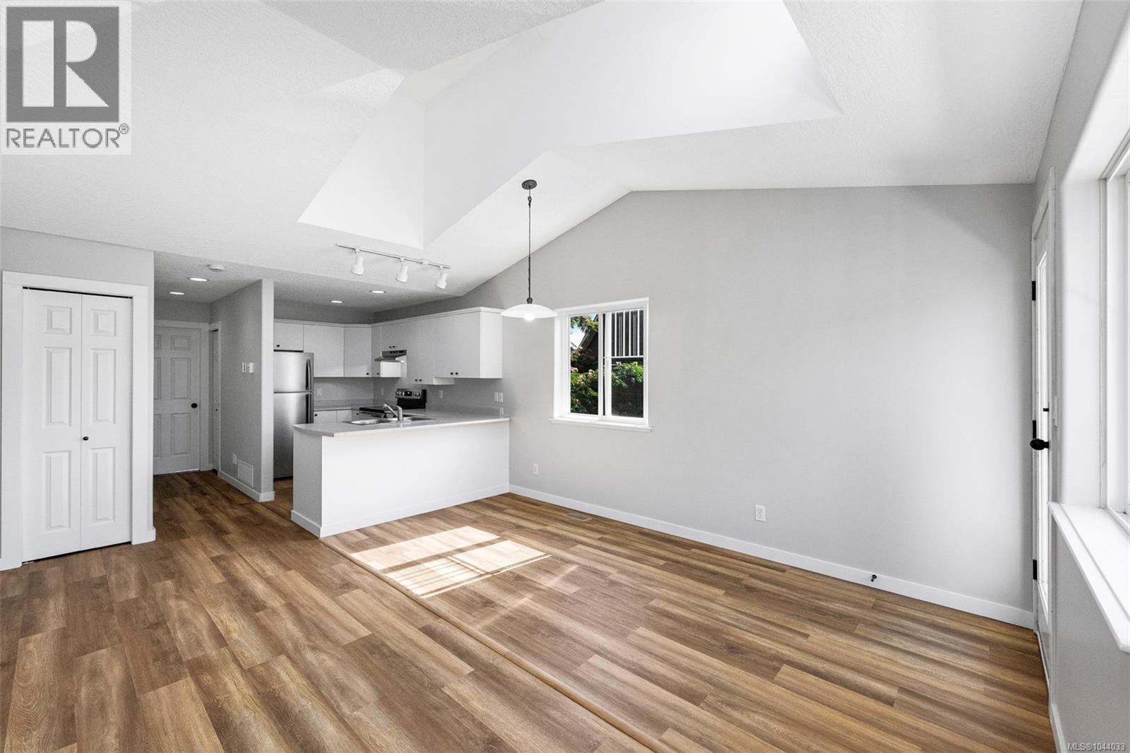 6109 Westridge Rd Property Photo 16