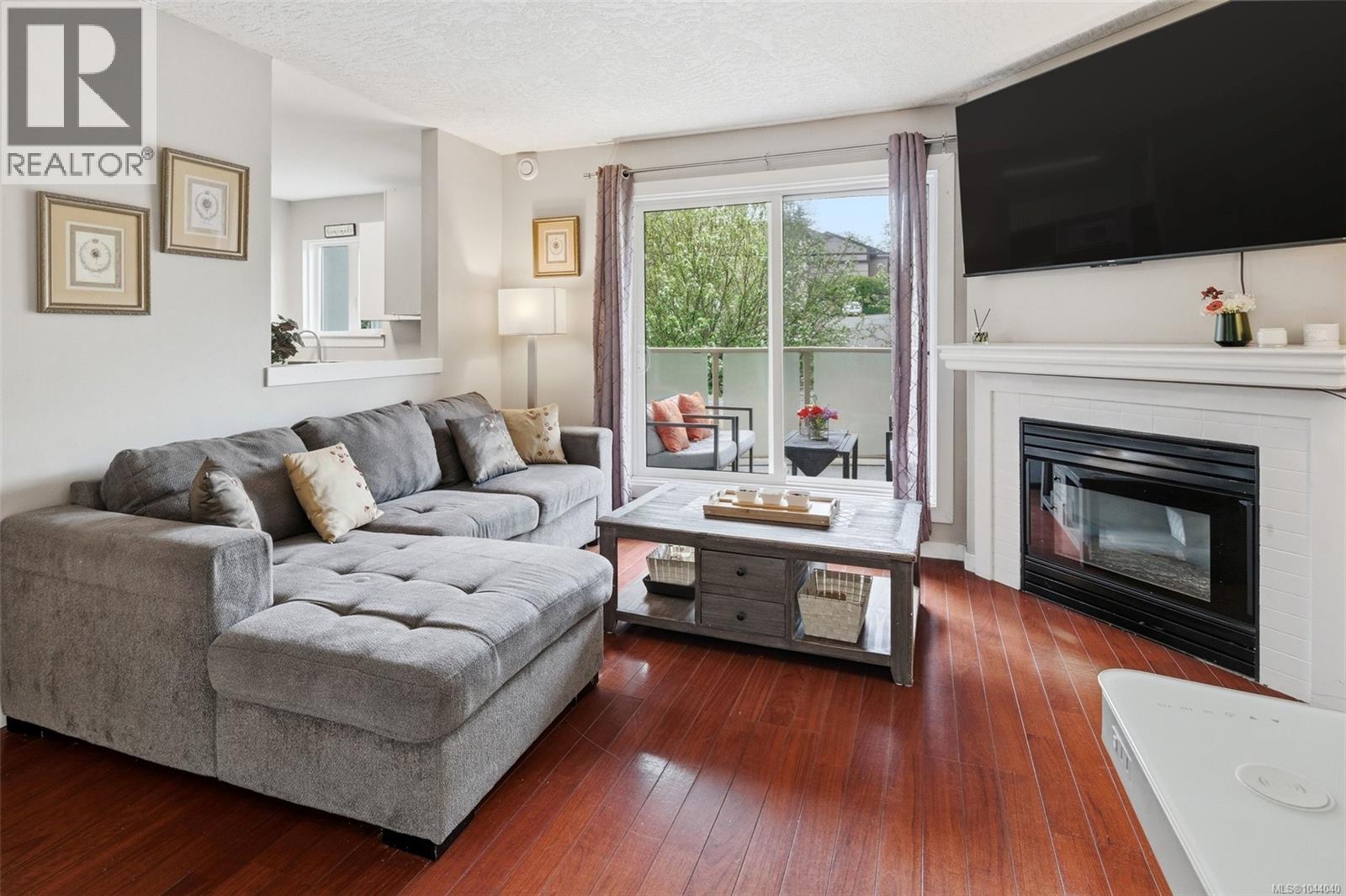 202 2710 Grosvenor Rd Property Photo 4