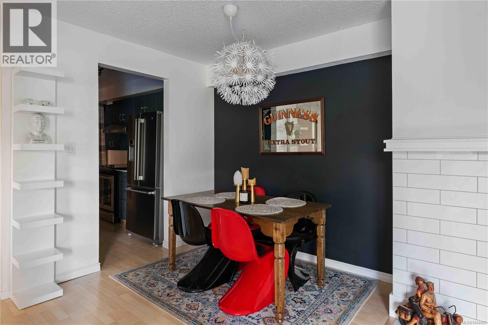 108 1241 Fairfield Rd Property Photo 6