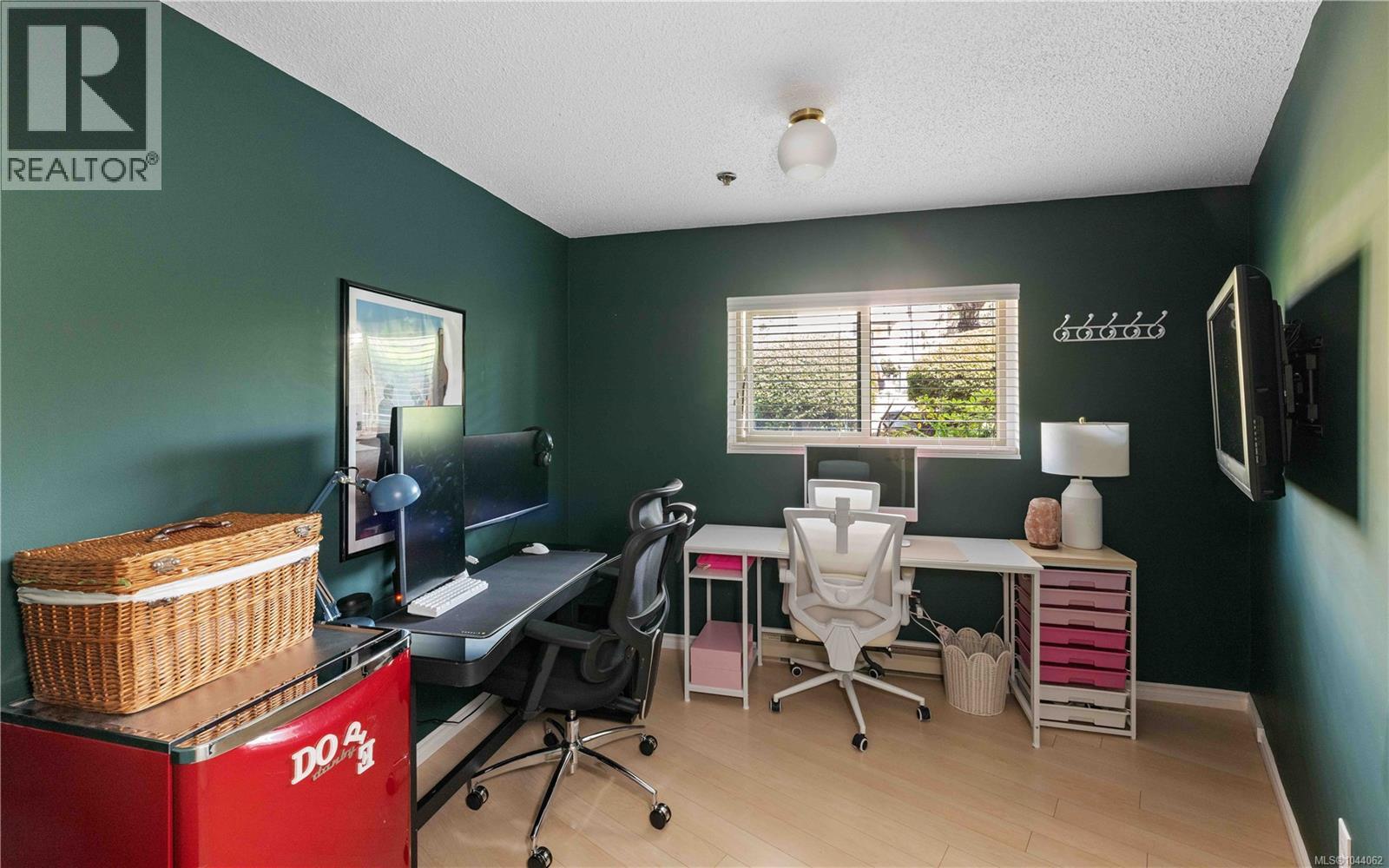 108 1241 Fairfield Rd Property Photo 11