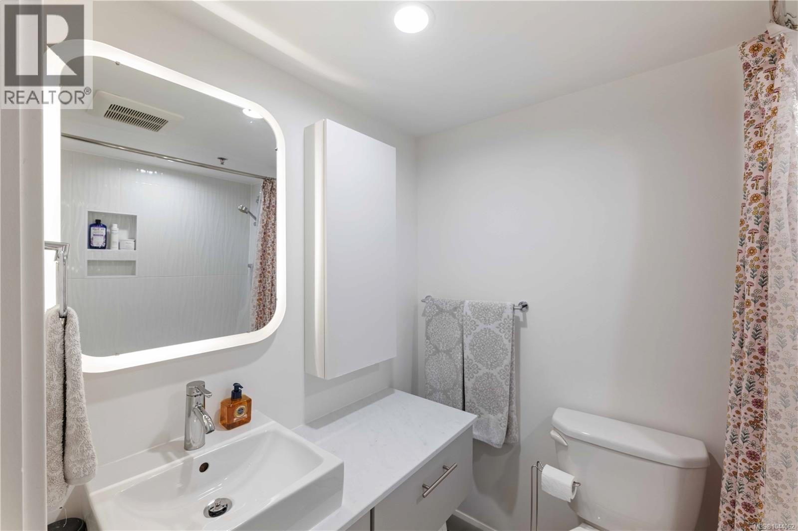 108 1241 Fairfield Rd Property Photo 12