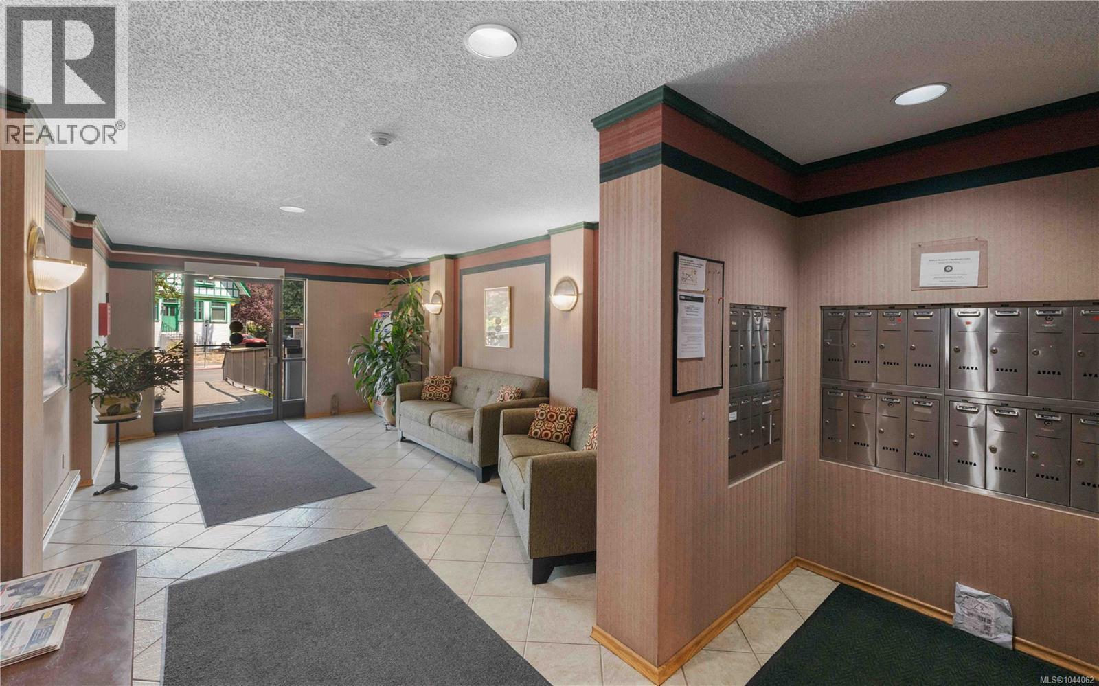 108 1241 Fairfield Rd Property Photo 19