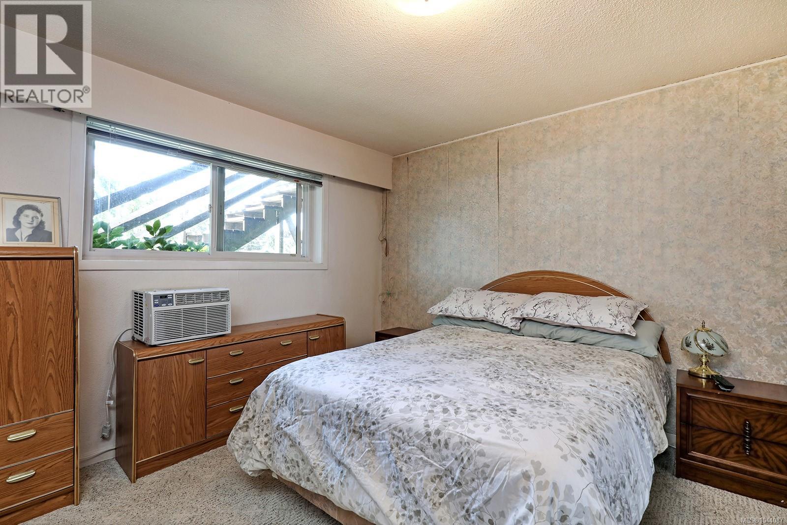 2780 Dunsmuir Ave Property Photo 5