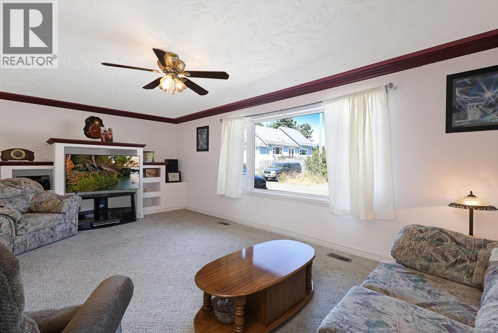 2780 Dunsmuir Ave Property Photo 3