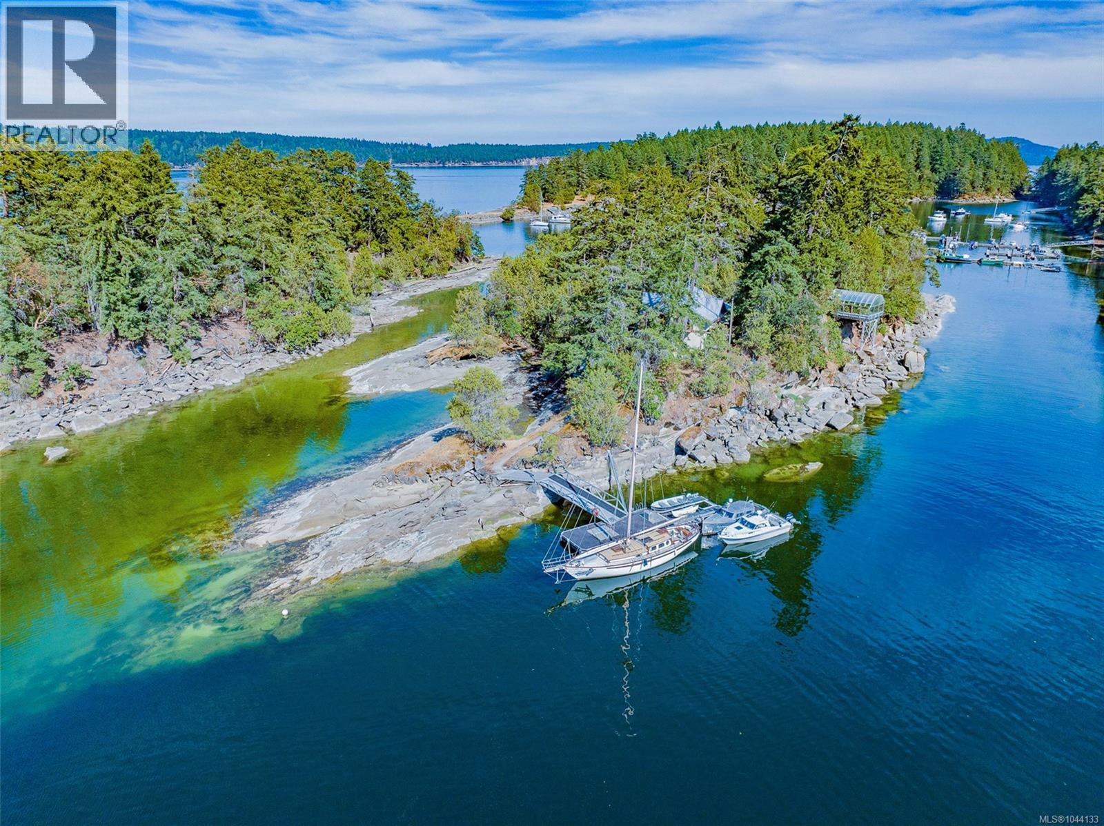 1 Eaglet Island Property Photo 4